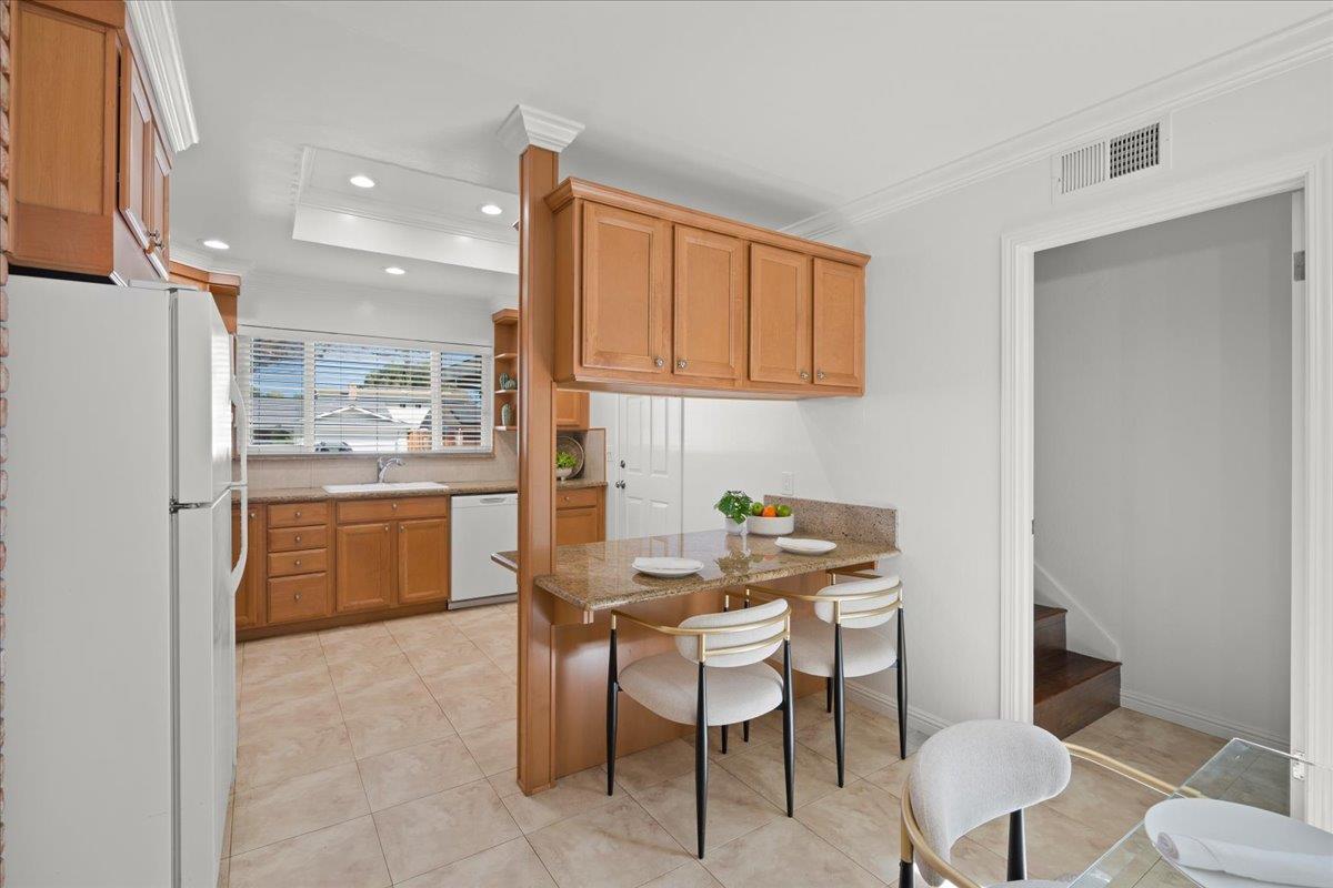 Detail Gallery Image 12 of 45 For 1487 Larkin Ave, San Jose,  CA 95129 - 5 Beds | 3 Baths