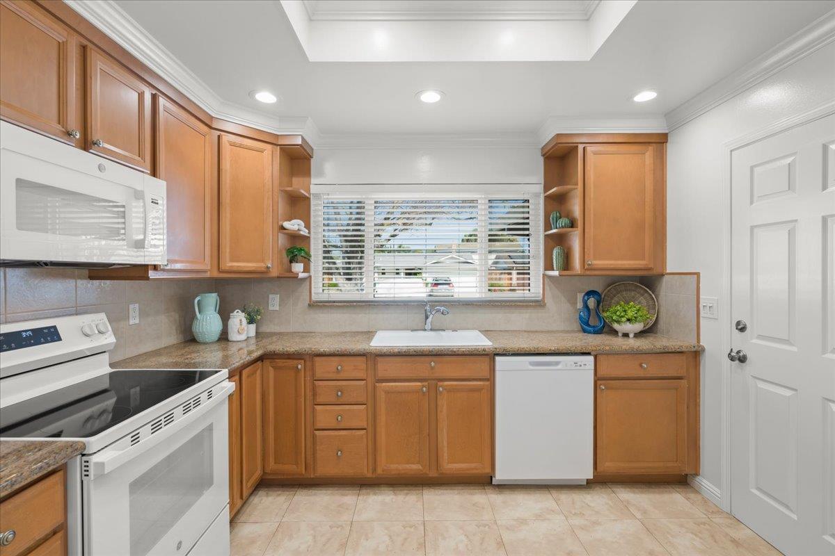 Detail Gallery Image 14 of 45 For 1487 Larkin Ave, San Jose,  CA 95129 - 5 Beds | 3 Baths