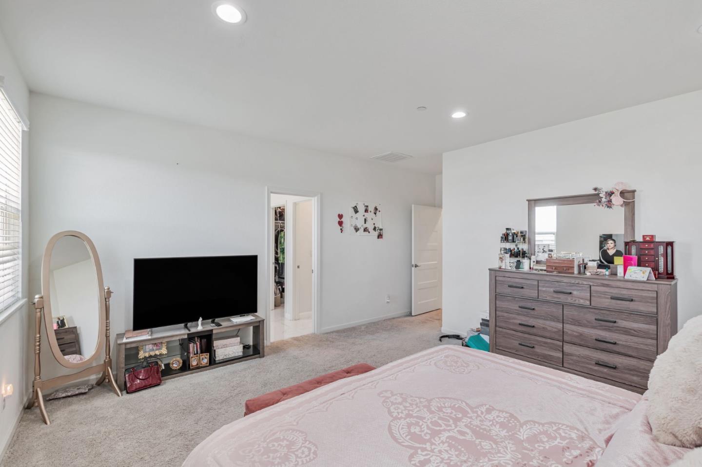 Detail Gallery Image 15 of 28 For 2880 Grayson Ct, Hollister,  CA 95023 - 4 Beds | 2 Baths