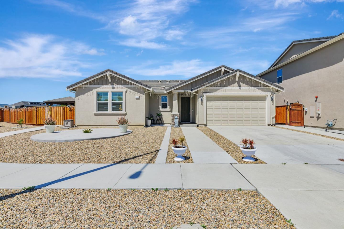 Detail Gallery Image 2 of 28 For 2880 Grayson Ct, Hollister,  CA 95023 - 4 Beds | 2 Baths