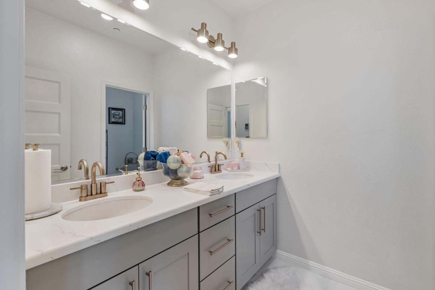 Detail Gallery Image 20 of 28 For 2880 Grayson Ct, Hollister,  CA 95023 - 4 Beds | 2 Baths