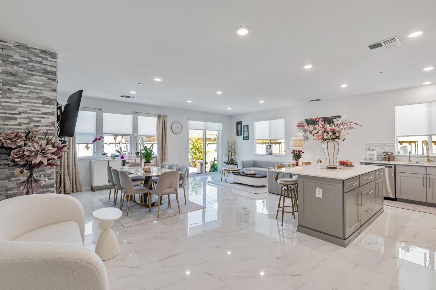 Detail Gallery Image 6 of 28 For 2880 Grayson Ct, Hollister,  CA 95023 - 4 Beds | 2 Baths