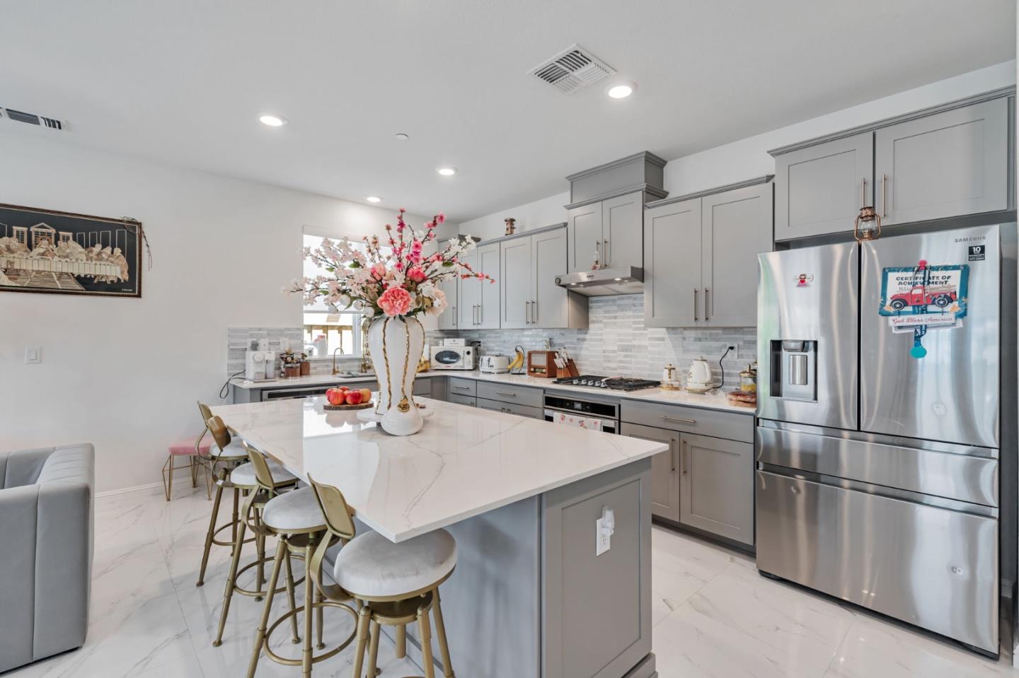 Detail Gallery Image 8 of 28 For 2880 Grayson Ct, Hollister,  CA 95023 - 4 Beds | 2 Baths