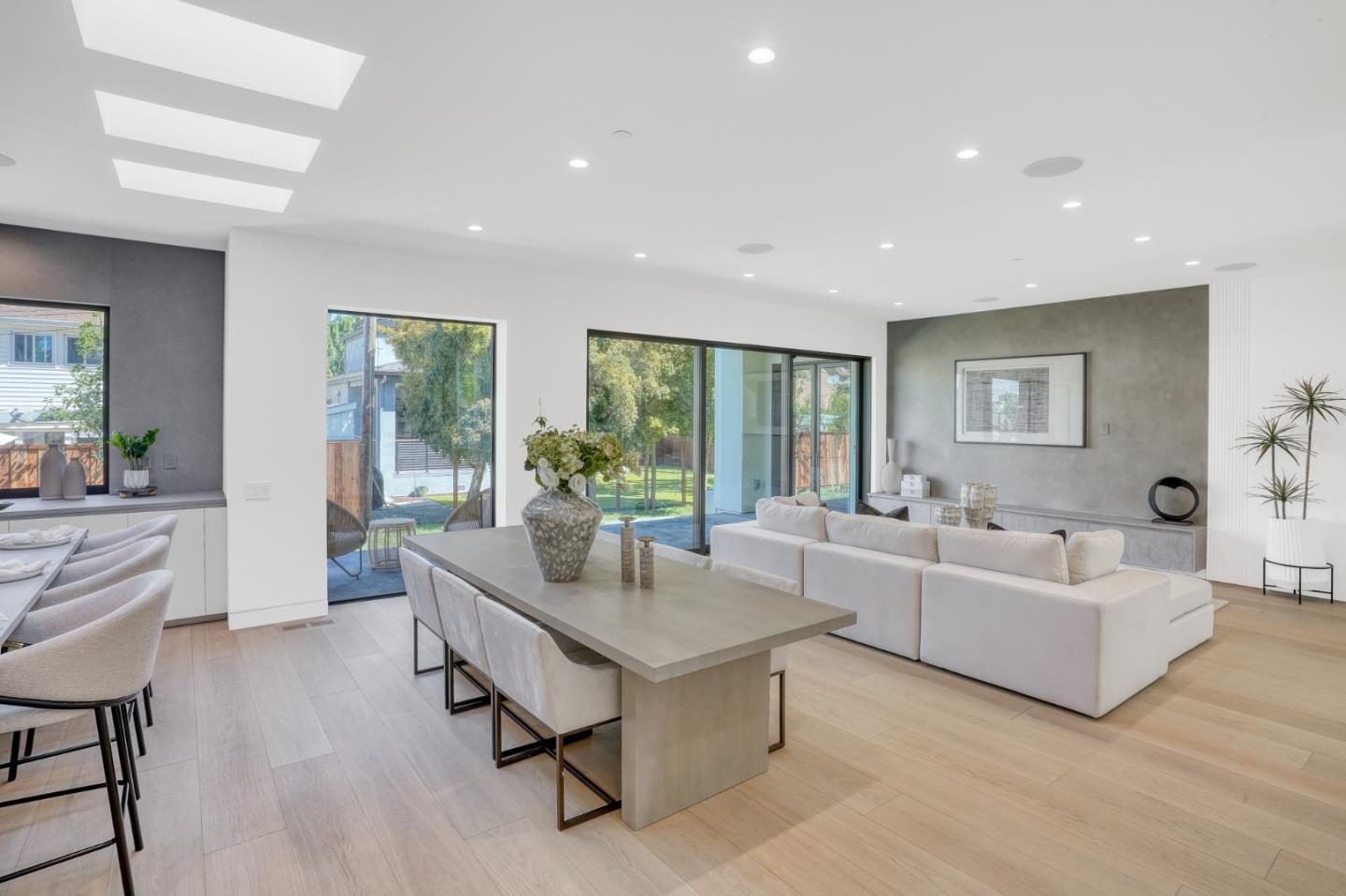 Detail Gallery Image 13 of 65 For 957 Clara Dr, Palo Alto,  CA 94303 - 5 Beds | 5/1 Baths