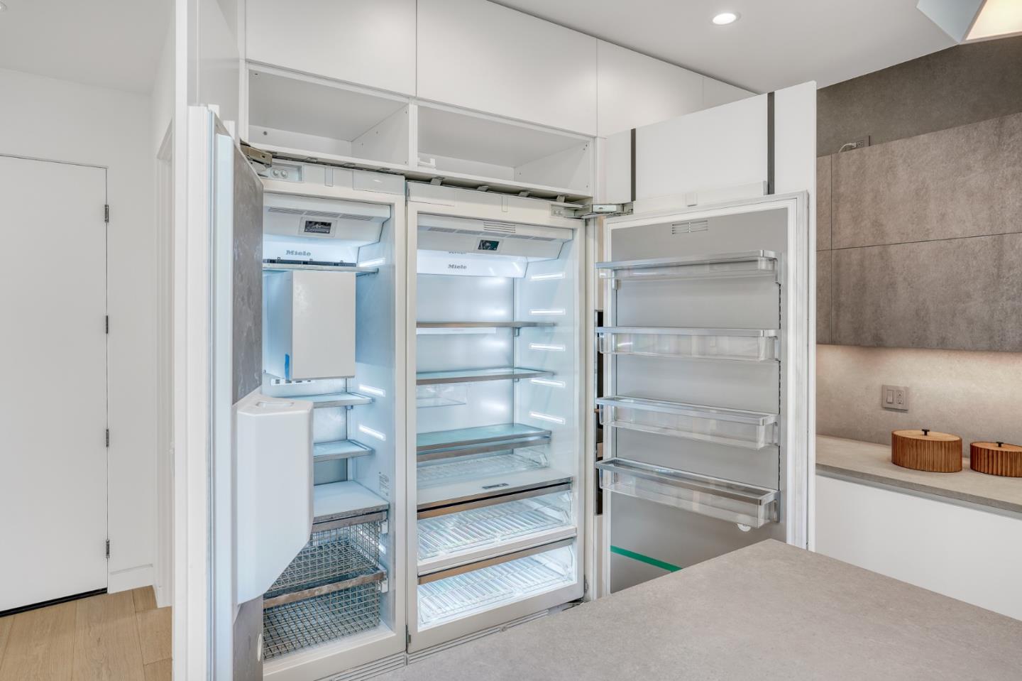 Detail Gallery Image 19 of 65 For 957 Clara Dr, Palo Alto,  CA 94303 - 5 Beds | 5/1 Baths