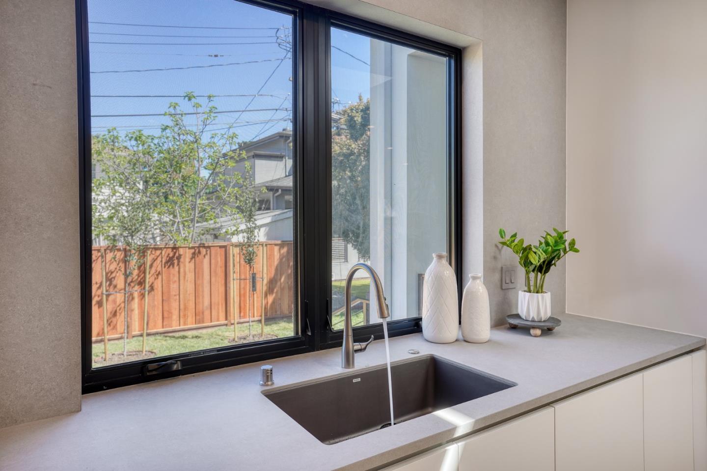 Detail Gallery Image 22 of 65 For 957 Clara Dr, Palo Alto,  CA 94303 - 5 Beds | 5/1 Baths