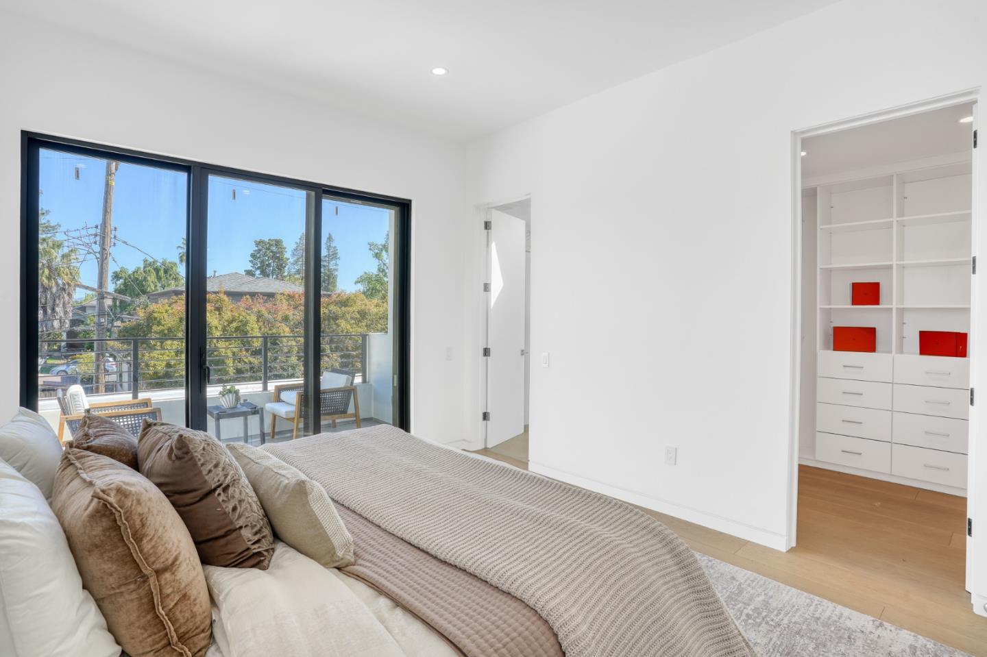 Detail Gallery Image 31 of 65 For 957 Clara Dr, Palo Alto,  CA 94303 - 5 Beds | 5/1 Baths