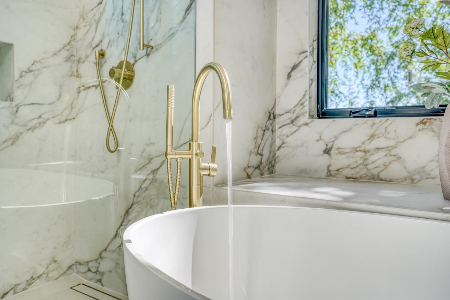 Detail Gallery Image 37 of 65 For 957 Clara Dr, Palo Alto,  CA 94303 - 5 Beds | 5/1 Baths