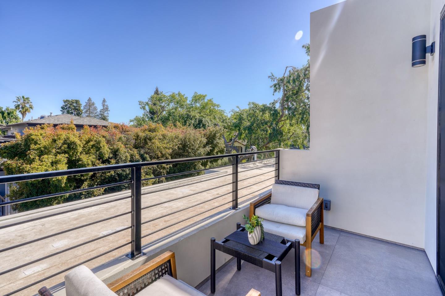 Detail Gallery Image 41 of 65 For 957 Clara Dr, Palo Alto,  CA 94303 - 5 Beds | 5/1 Baths