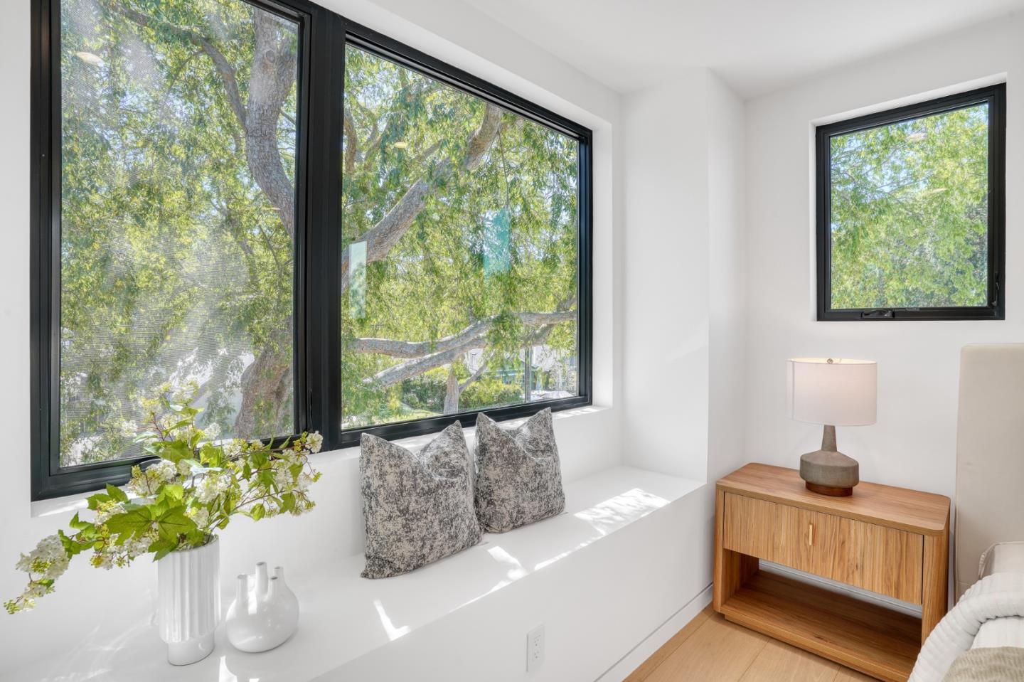 Detail Gallery Image 43 of 65 For 957 Clara Dr, Palo Alto,  CA 94303 - 5 Beds | 5/1 Baths