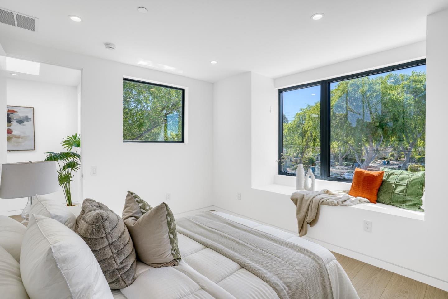 Detail Gallery Image 49 of 65 For 957 Clara Dr, Palo Alto,  CA 94303 - 5 Beds | 5/1 Baths