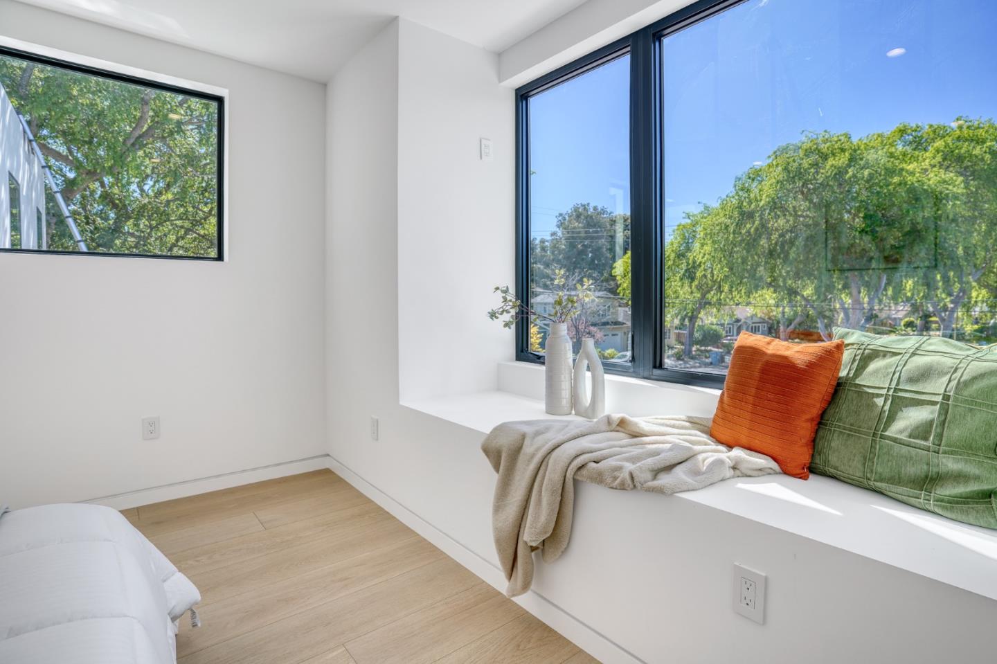 Detail Gallery Image 50 of 65 For 957 Clara Dr, Palo Alto,  CA 94303 - 5 Beds | 5/1 Baths