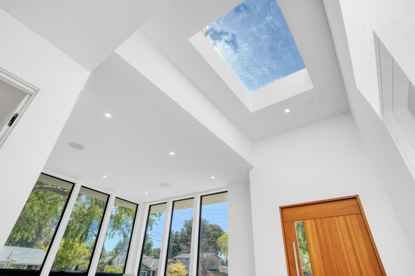 Detail Gallery Image 9 of 65 For 957 Clara Dr, Palo Alto,  CA 94303 - 5 Beds | 5/1 Baths