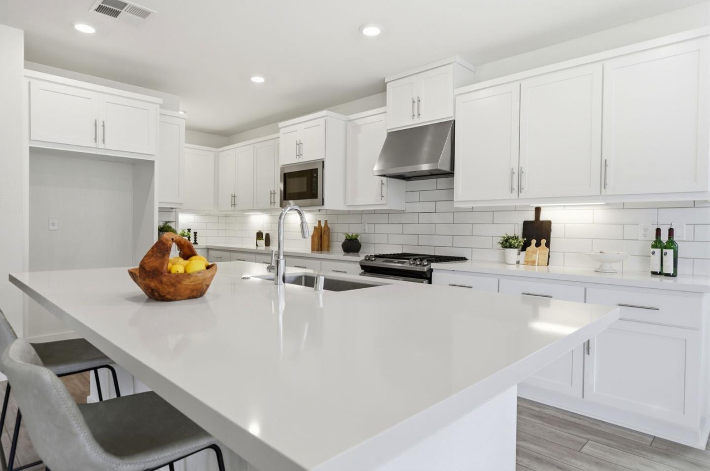 Detail Gallery Image 12 of 45 For 7060 Spumante Way, Gilroy,  CA 95020 - 4 Beds | 3 Baths