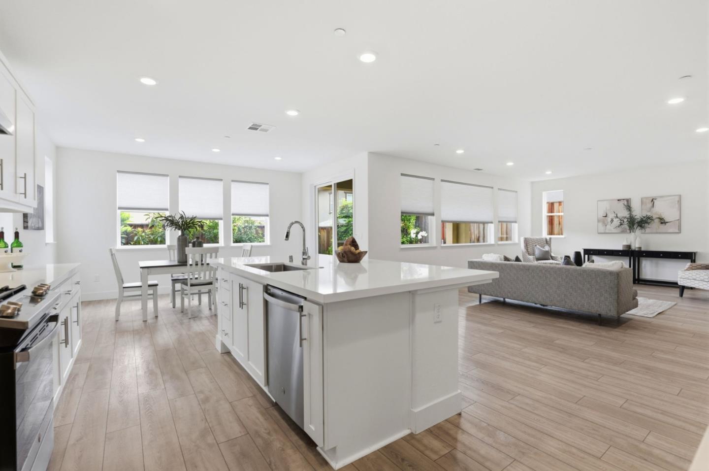 Detail Gallery Image 13 of 45 For 7060 Spumante Way, Gilroy,  CA 95020 - 4 Beds | 3 Baths