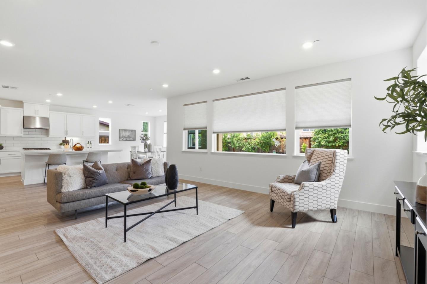 Detail Gallery Image 8 of 45 For 7060 Spumante Way, Gilroy,  CA 95020 - 4 Beds | 3 Baths