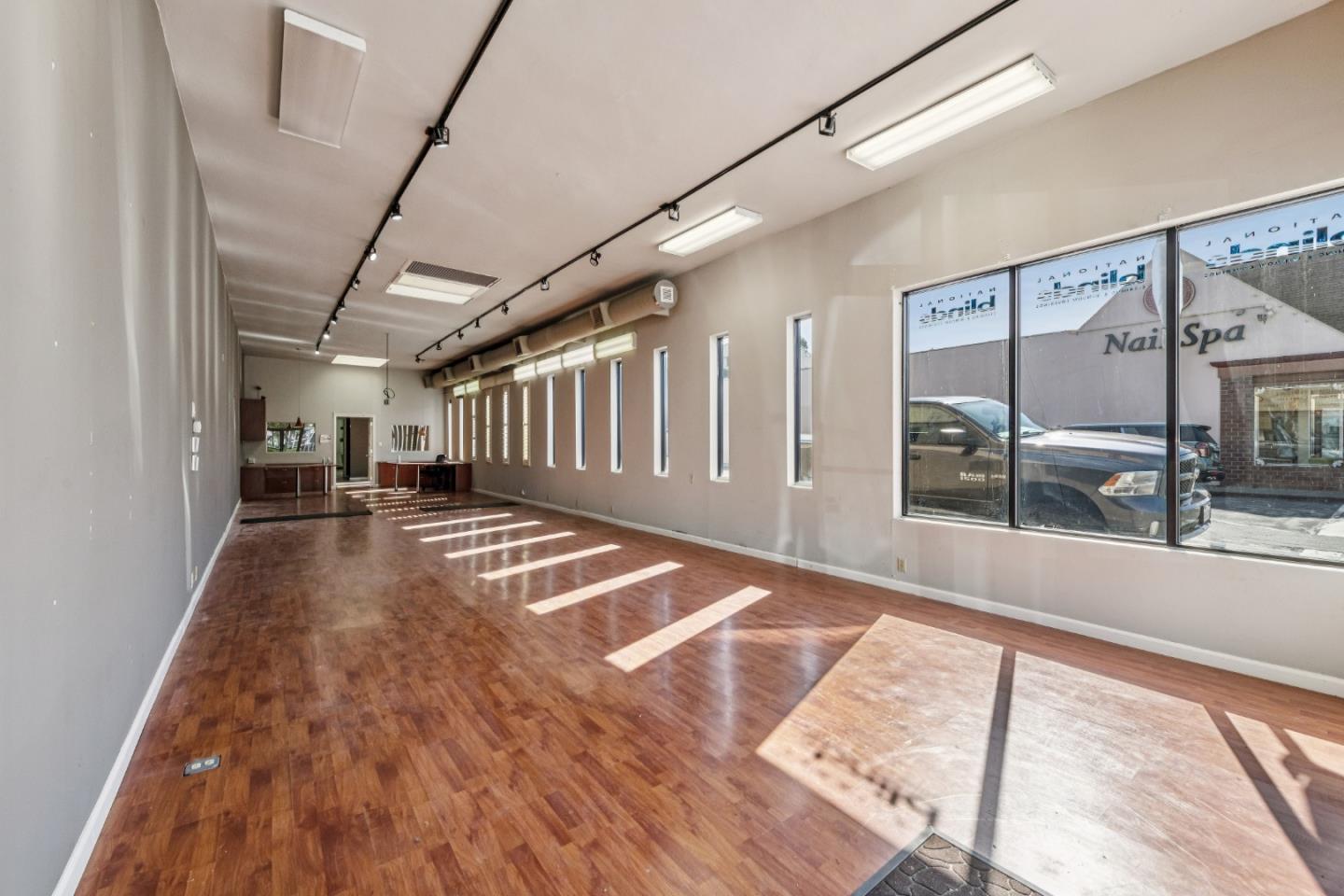 Detail Gallery Image 4 of 41 For 33 W 25th Ave, San Mateo,  CA 94403 - – Beds | – Baths