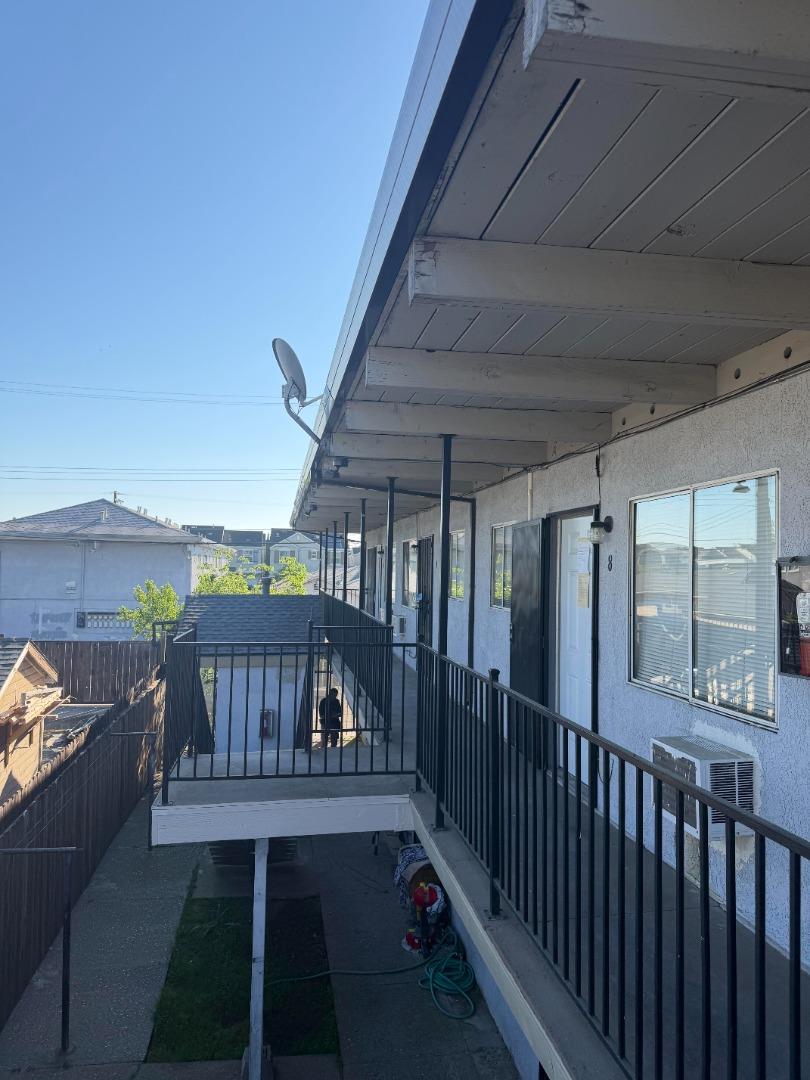 Detail Gallery Image 10 of 10 For 2408 Empress St, Sacramento,  CA 95815 - – Beds | – Baths