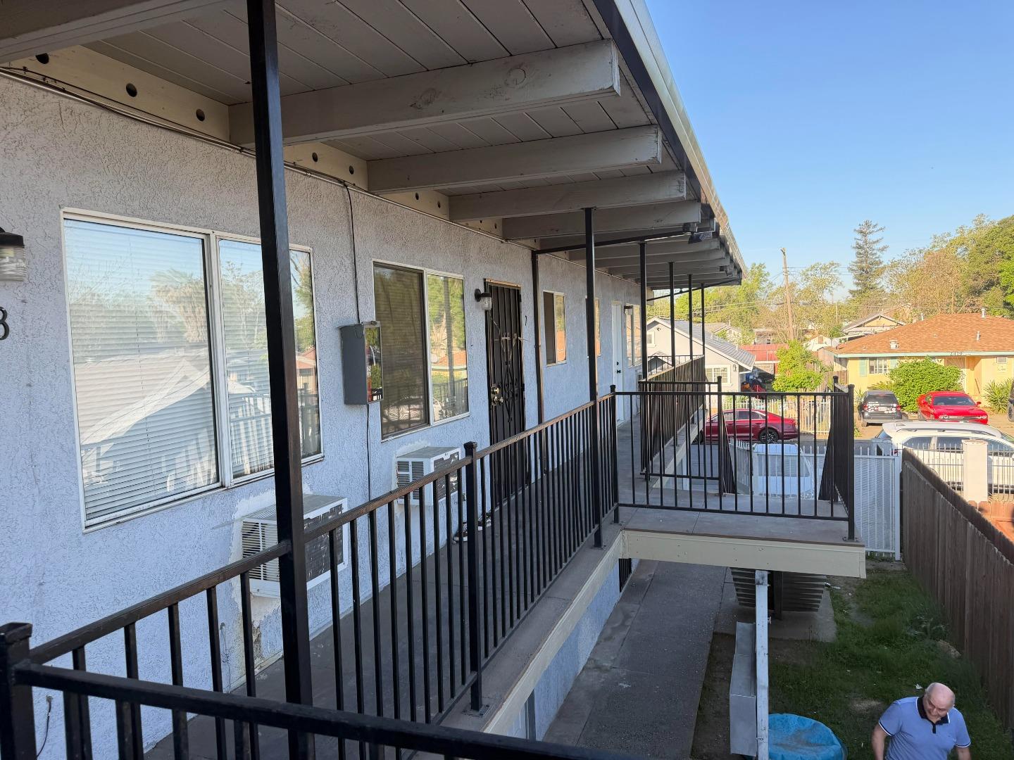 Detail Gallery Image 7 of 10 For 2408 Empress St, Sacramento,  CA 95815 - – Beds | – Baths