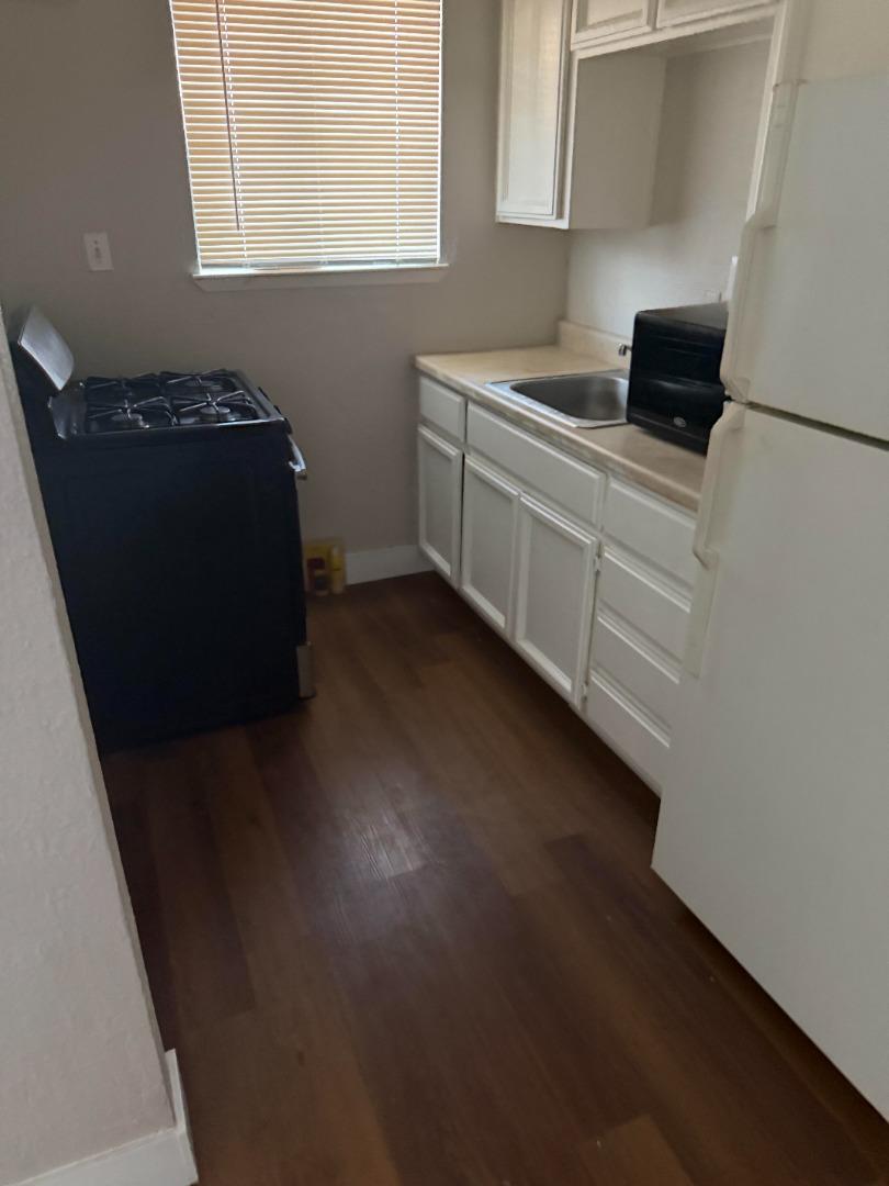 Detail Gallery Image 9 of 10 For 2408 Empress St, Sacramento,  CA 95815 - – Beds | – Baths