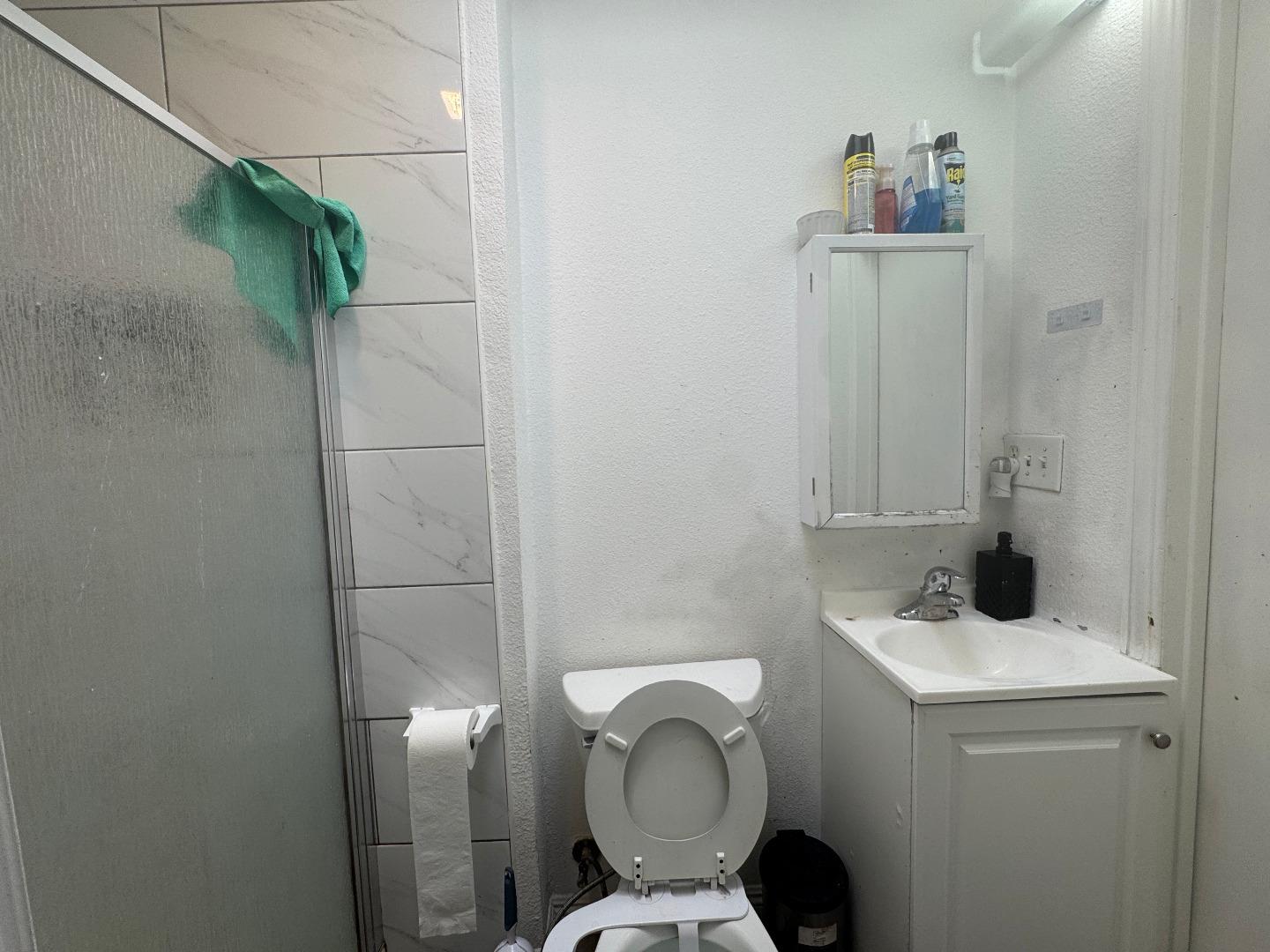 Detail Gallery Image 5 of 7 For 36569 Beutke Dr, Newark,  CA 94560 - 4 Beds | 2/1 Baths