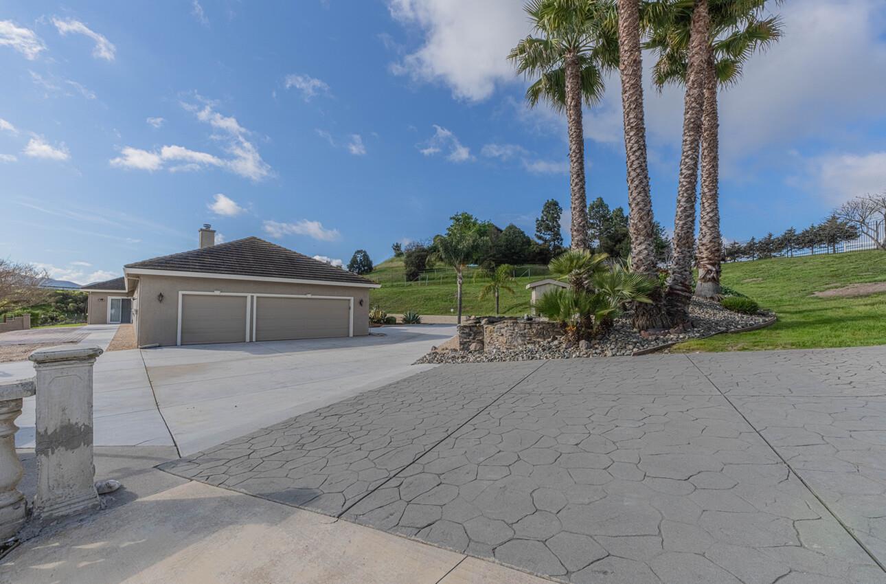 Detail Gallery Image 8 of 68 For 115 Emerald Way, San Juan Bautista,  CA 95045 - 4 Beds | 3 Baths