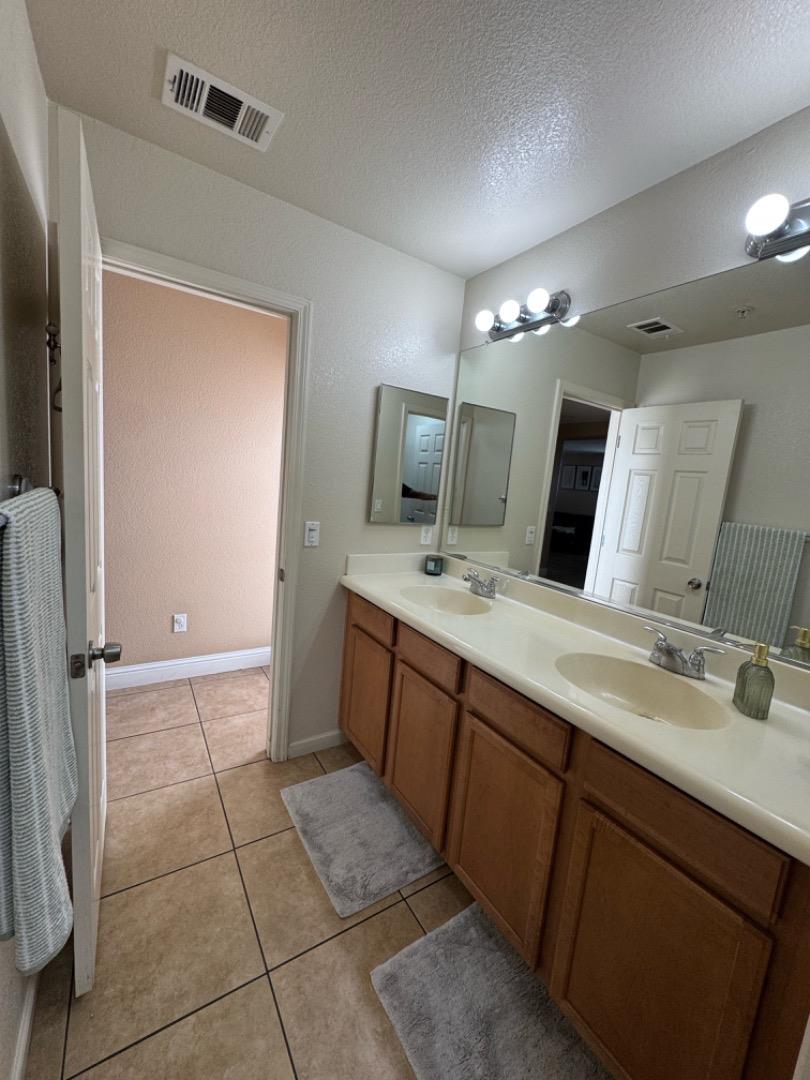 Detail Gallery Image 10 of 10 For 12500 Rogge Village Way, Salinas,  CA 93906 - 3 Beds | 1 Baths