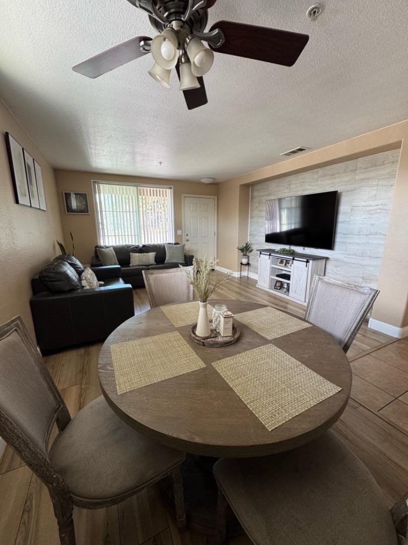 Detail Gallery Image 3 of 10 For 12500 Rogge Village Way, Salinas,  CA 93906 - 3 Beds | 1 Baths