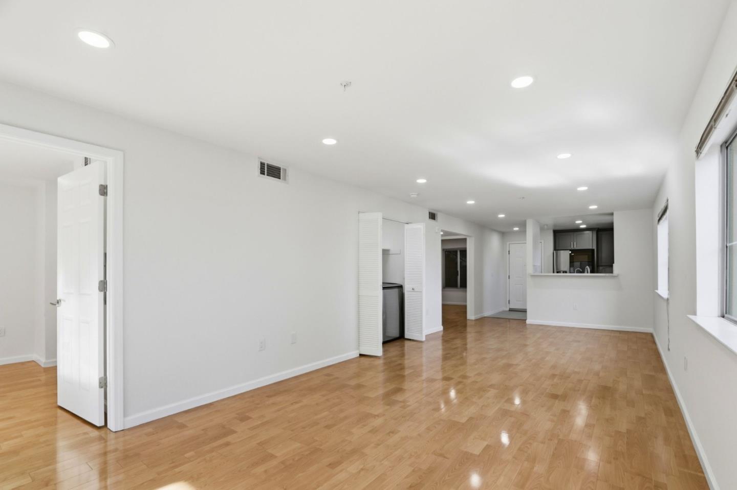 Detail Gallery Image 17 of 57 For 112 Morning Star Dr, San Jose,  CA 95131 - 2 Beds | 2 Baths