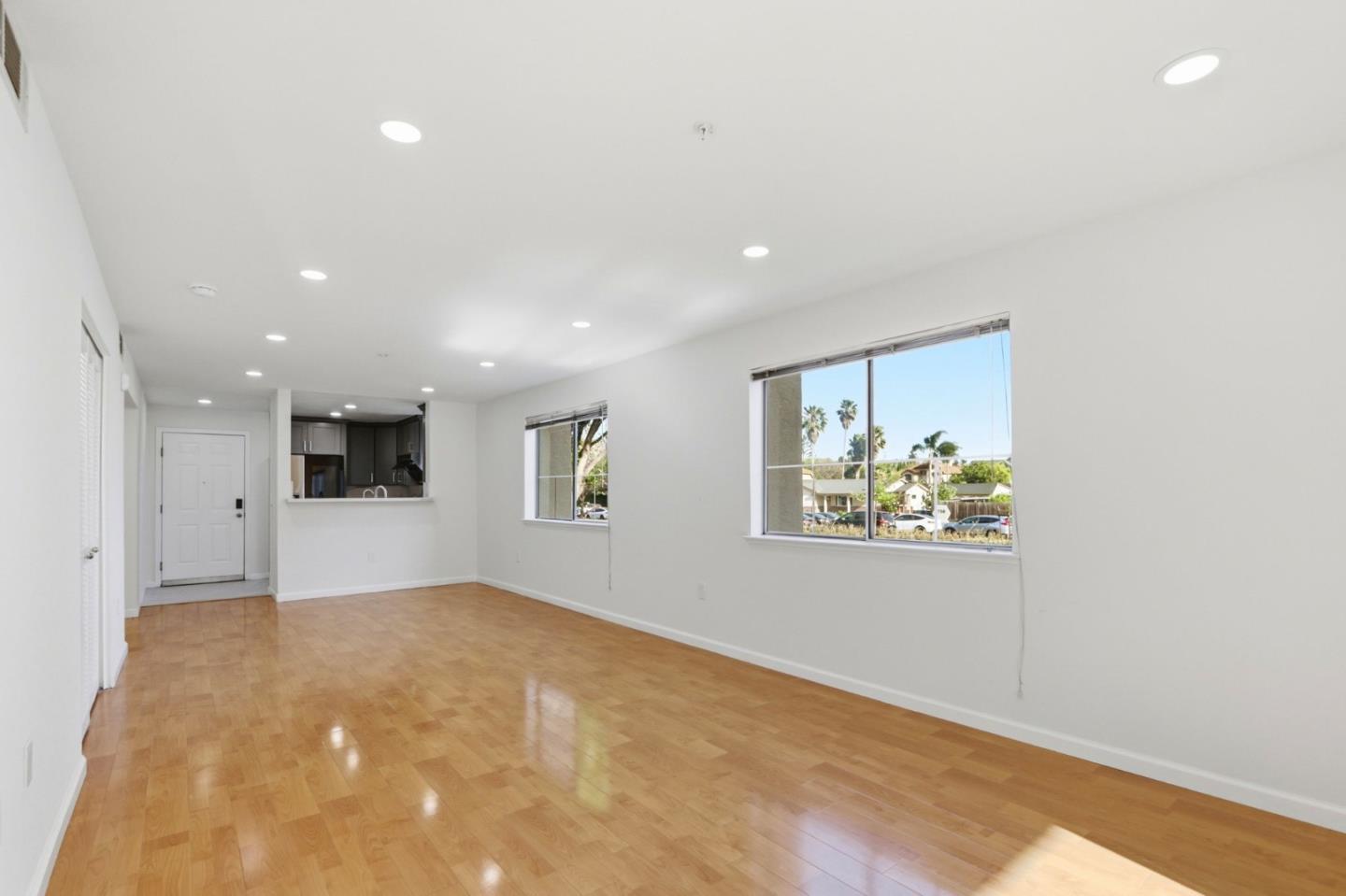 Detail Gallery Image 21 of 57 For 112 Morning Star Dr, San Jose,  CA 95131 - 2 Beds | 2 Baths