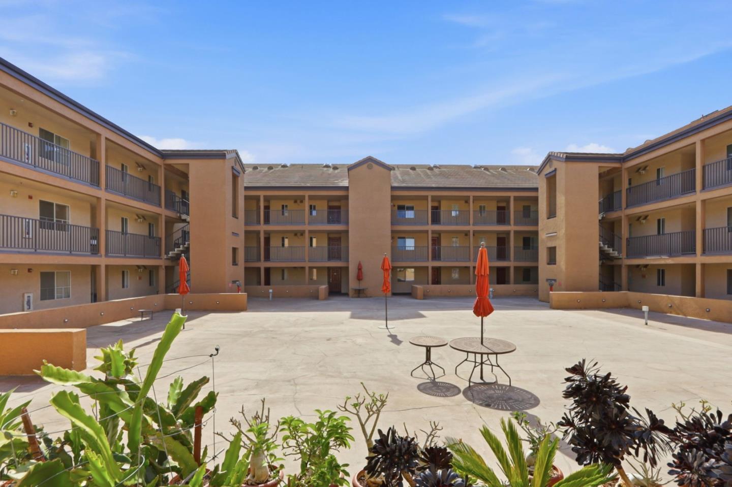 Detail Gallery Image 8 of 57 For 112 Morning Star Dr, San Jose,  CA 95131 - 2 Beds | 2 Baths