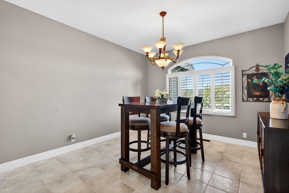 Detail Gallery Image 15 of 50 For 160 Dan Dr, Hollister,  CA 95023 - 4 Beds | 3/1 Baths