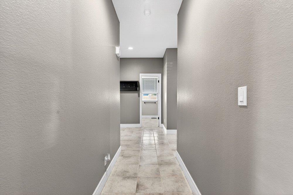 Detail Gallery Image 21 of 50 For 160 Dan Dr, Hollister,  CA 95023 - 4 Beds | 3/1 Baths