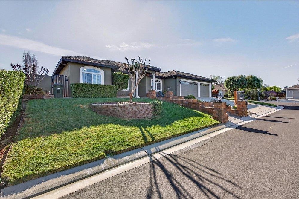 Detail Gallery Image 3 of 50 For 160 Dan Dr, Hollister,  CA 95023 - 4 Beds | 3/1 Baths