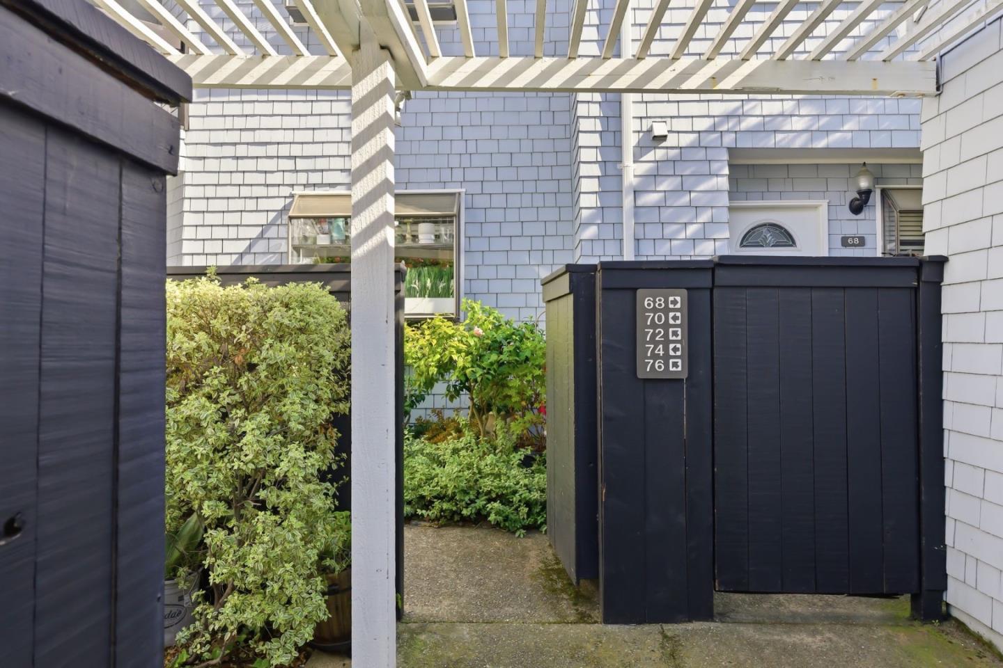 Detail Gallery Image 17 of 24 For 72 Cape Hatteras Ct, Redwood City,  CA 94065 - 2 Beds | 1 Baths