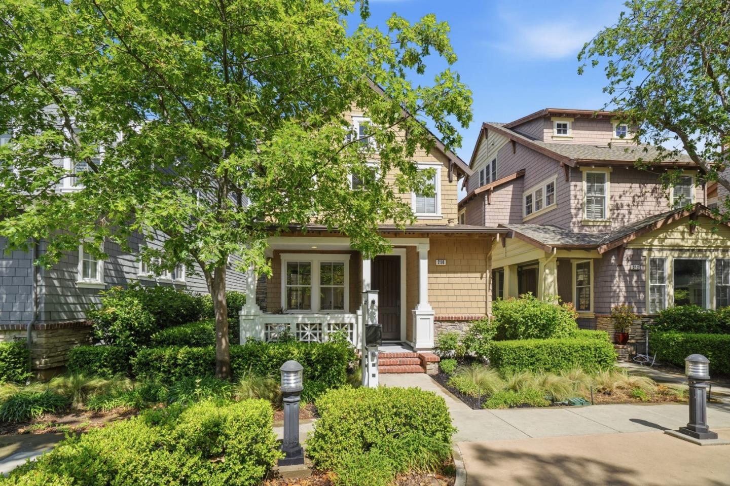 Detail Gallery Image 2 of 29 For 210 Morgan Ln, Menlo Park,  CA 94025 - 4 Beds | 3/1 Baths