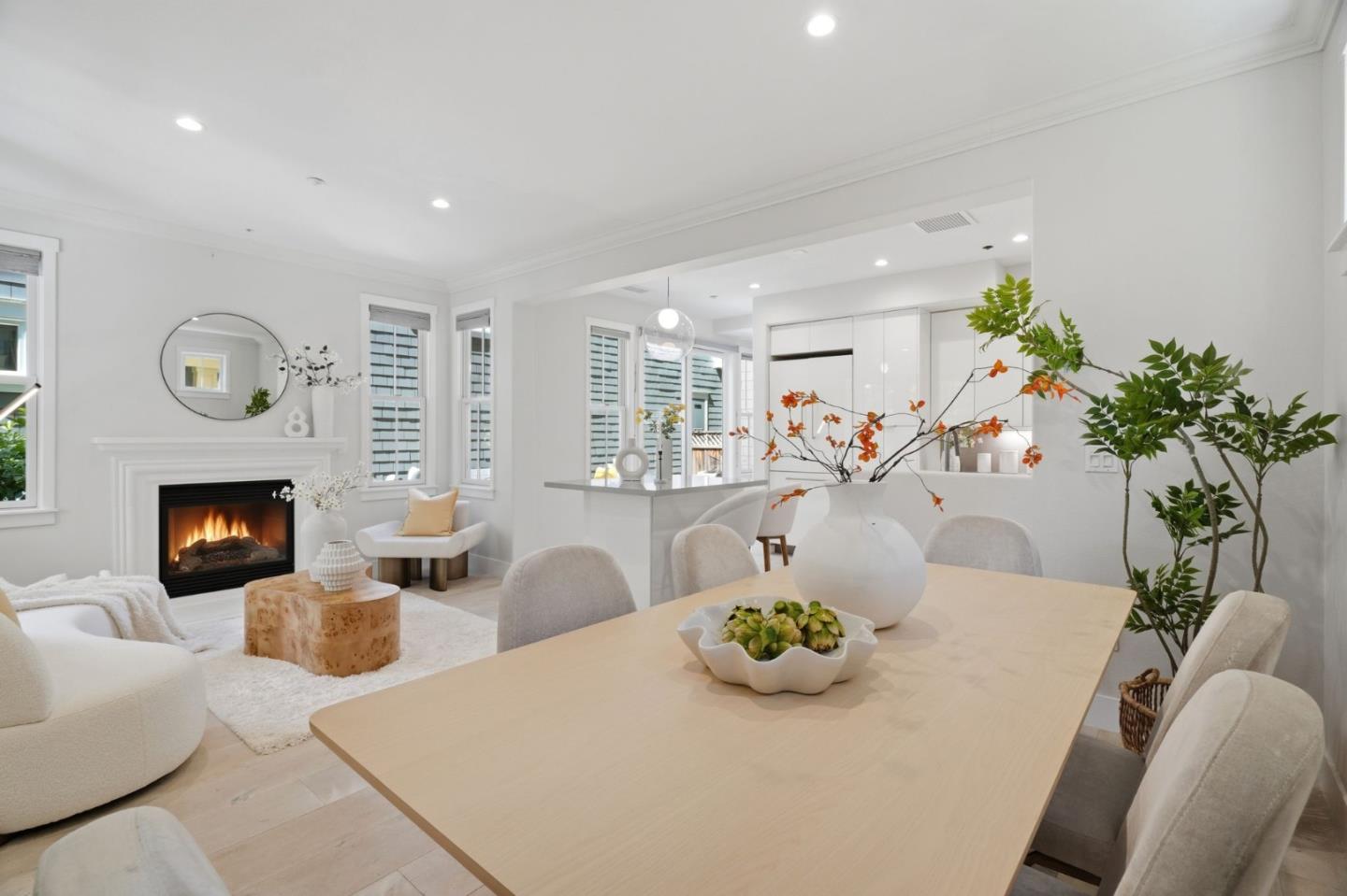 Detail Gallery Image 6 of 29 For 210 Morgan Ln, Menlo Park,  CA 94025 - 4 Beds | 3/1 Baths