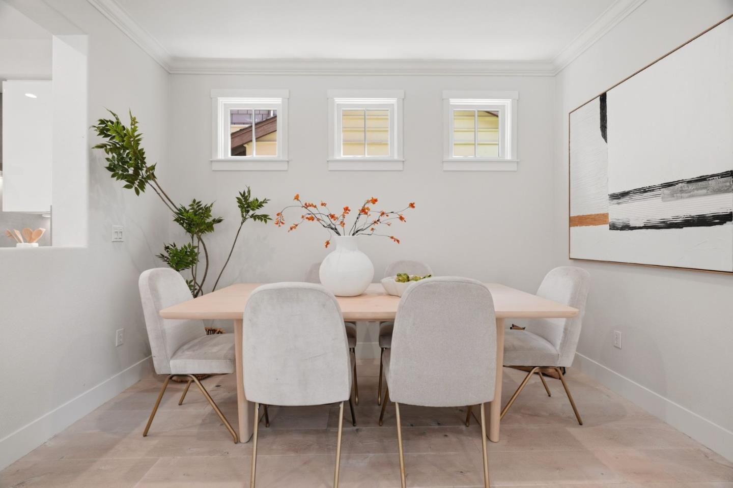 Detail Gallery Image 8 of 29 For 210 Morgan Ln, Menlo Park,  CA 94025 - 4 Beds | 3/1 Baths