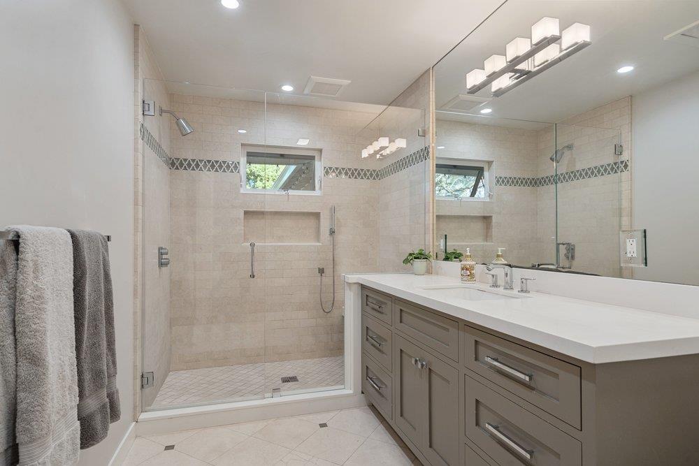 Detail Gallery Image 14 of 24 For 243 Robin Way, Menlo Park,  CA 94025 - 3 Beds | 2 Baths