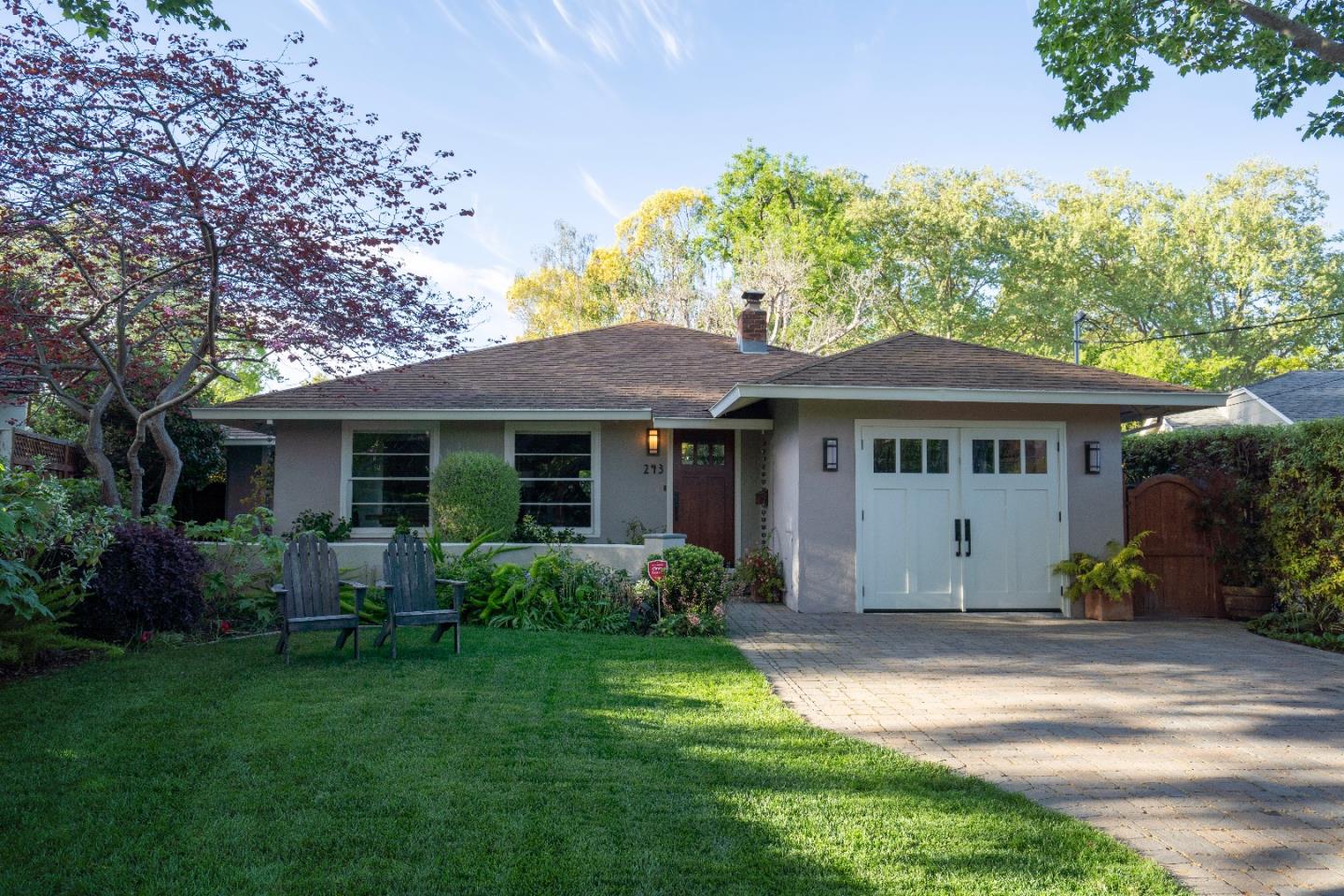 Detail Gallery Image 2 of 2 For 243 Robin Way, Menlo Park,  CA 94025 - 3 Beds | 2 Baths