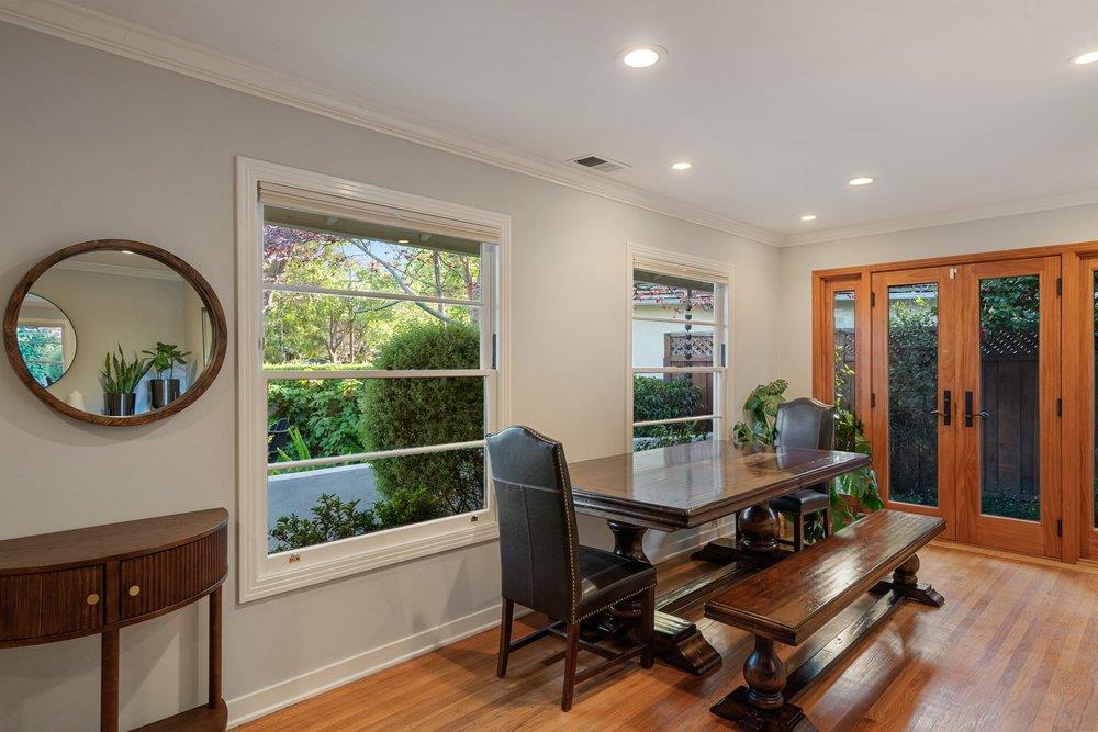 Detail Gallery Image 5 of 24 For 243 Robin Way, Menlo Park,  CA 94025 - 3 Beds | 2 Baths