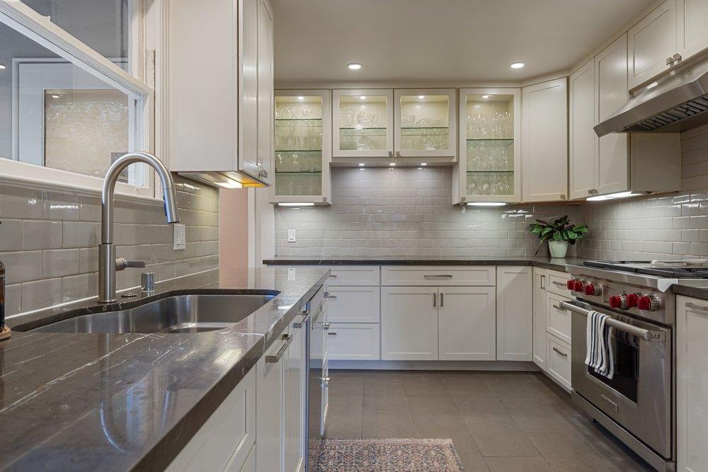 Detail Gallery Image 7 of 24 For 243 Robin Way, Menlo Park,  CA 94025 - 3 Beds | 2 Baths