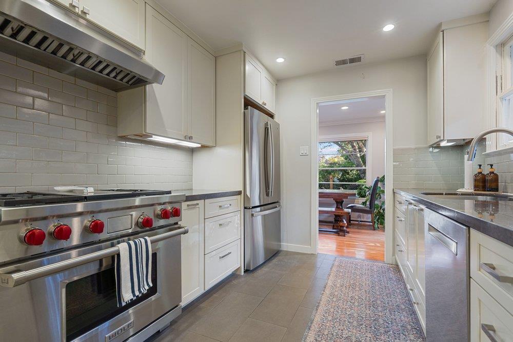 Detail Gallery Image 8 of 24 For 243 Robin Way, Menlo Park,  CA 94025 - 3 Beds | 2 Baths