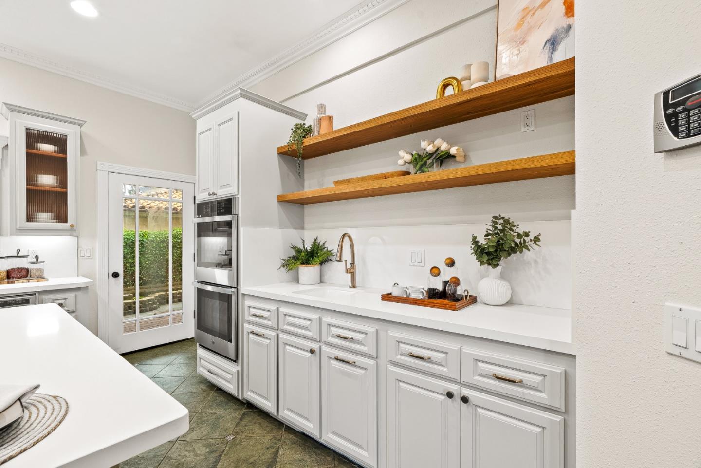 Detail Gallery Image 10 of 70 For 320 Cliff Dr, Aptos,  CA 95003 - 3 Beds | 4 Baths