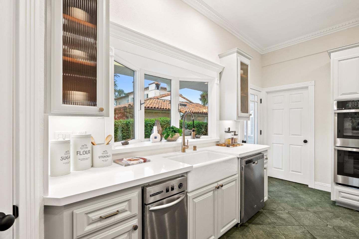 Detail Gallery Image 11 of 70 For 320 Cliff Dr, Aptos,  CA 95003 - 3 Beds | 4 Baths