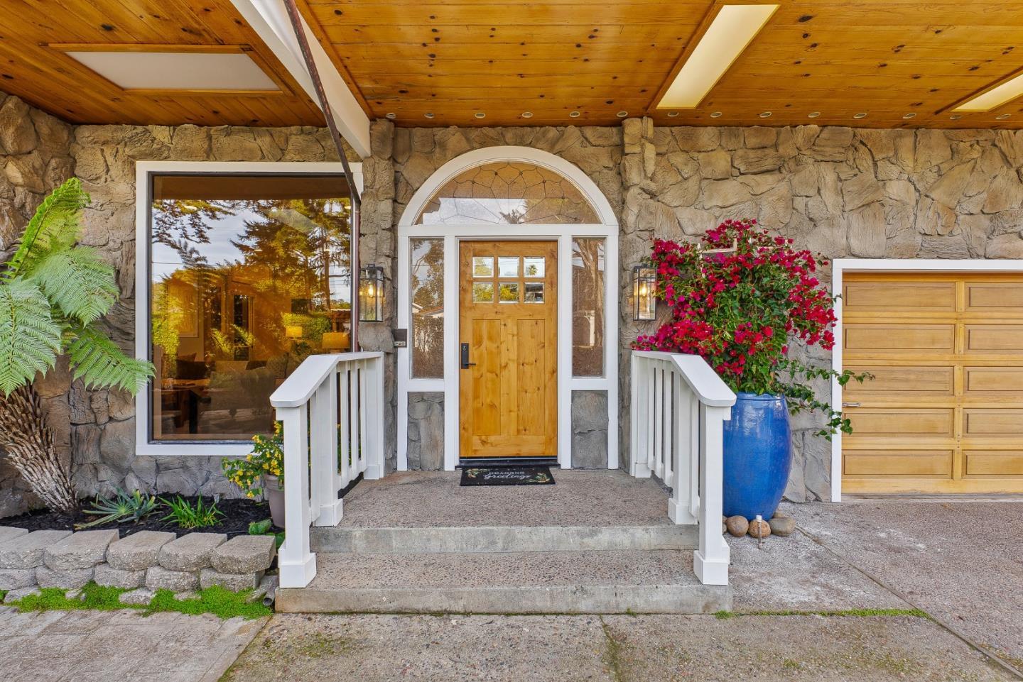 Detail Gallery Image 7 of 70 For 320 Cliff Dr, Aptos,  CA 95003 - 3 Beds | 4 Baths