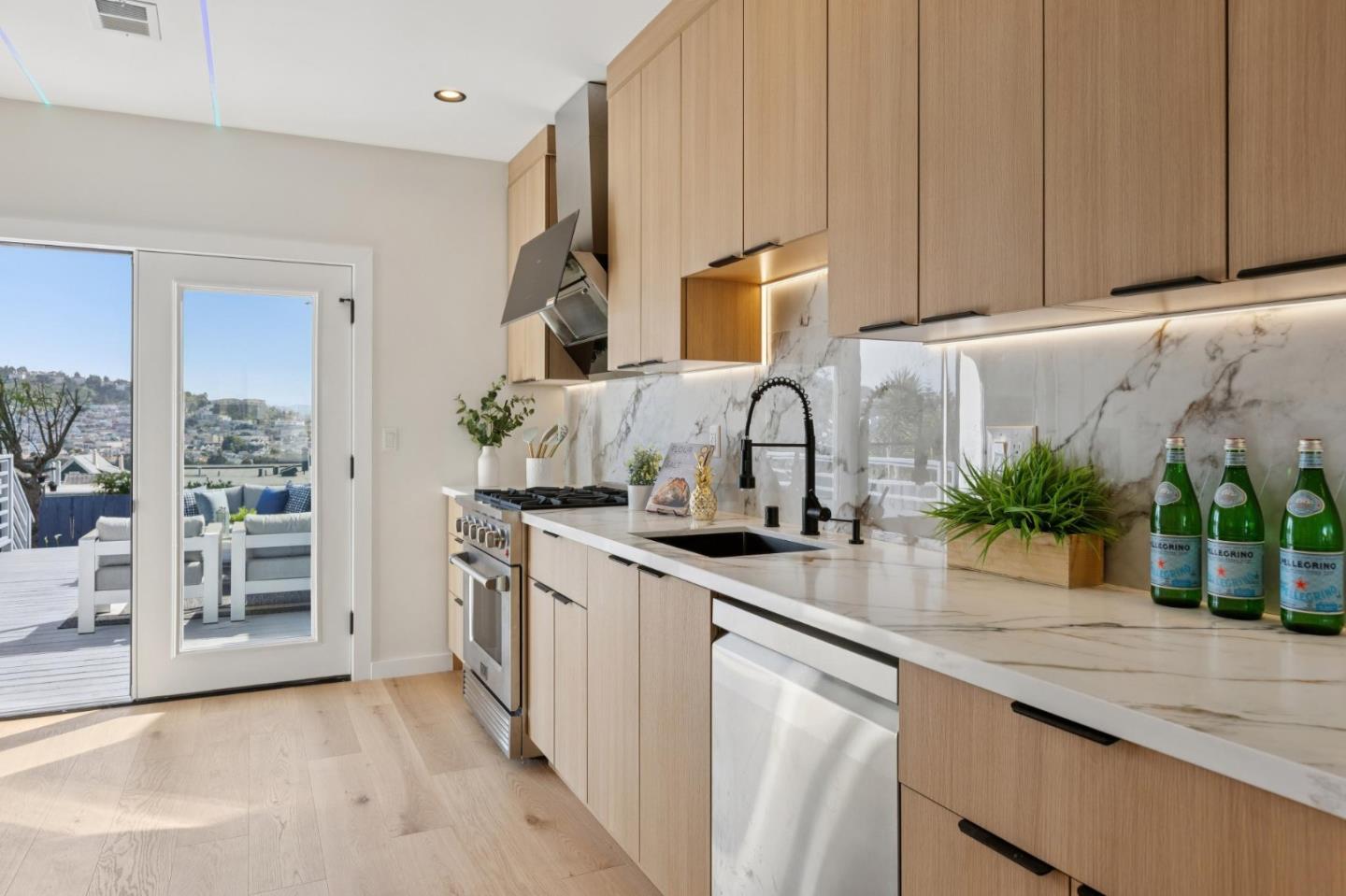 Detail Gallery Image 19 of 60 For 725 Lakeview Ave, San Francisco,  CA 94112 - 3 Beds | 2/1 Baths