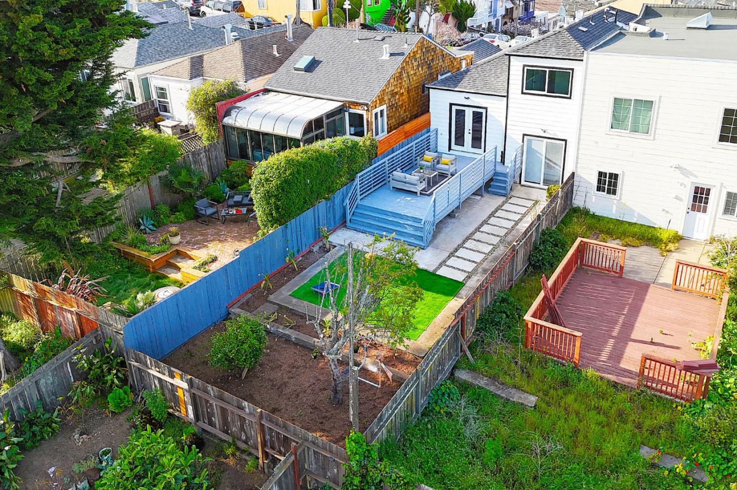 Detail Gallery Image 6 of 60 For 725 Lakeview Ave, San Francisco,  CA 94112 - 3 Beds | 2/1 Baths