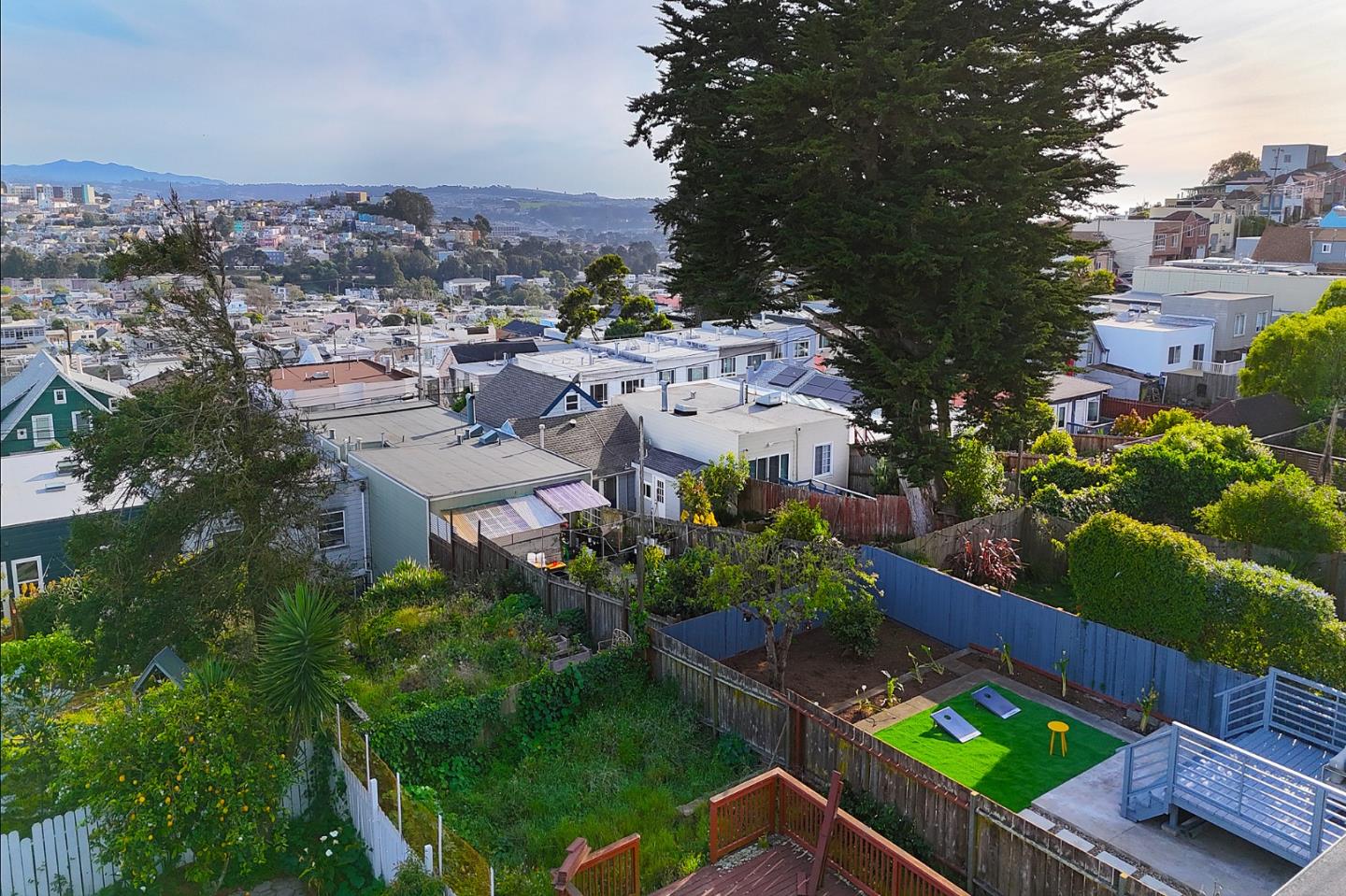 Detail Gallery Image 7 of 60 For 725 Lakeview Ave, San Francisco,  CA 94112 - 3 Beds | 2/1 Baths