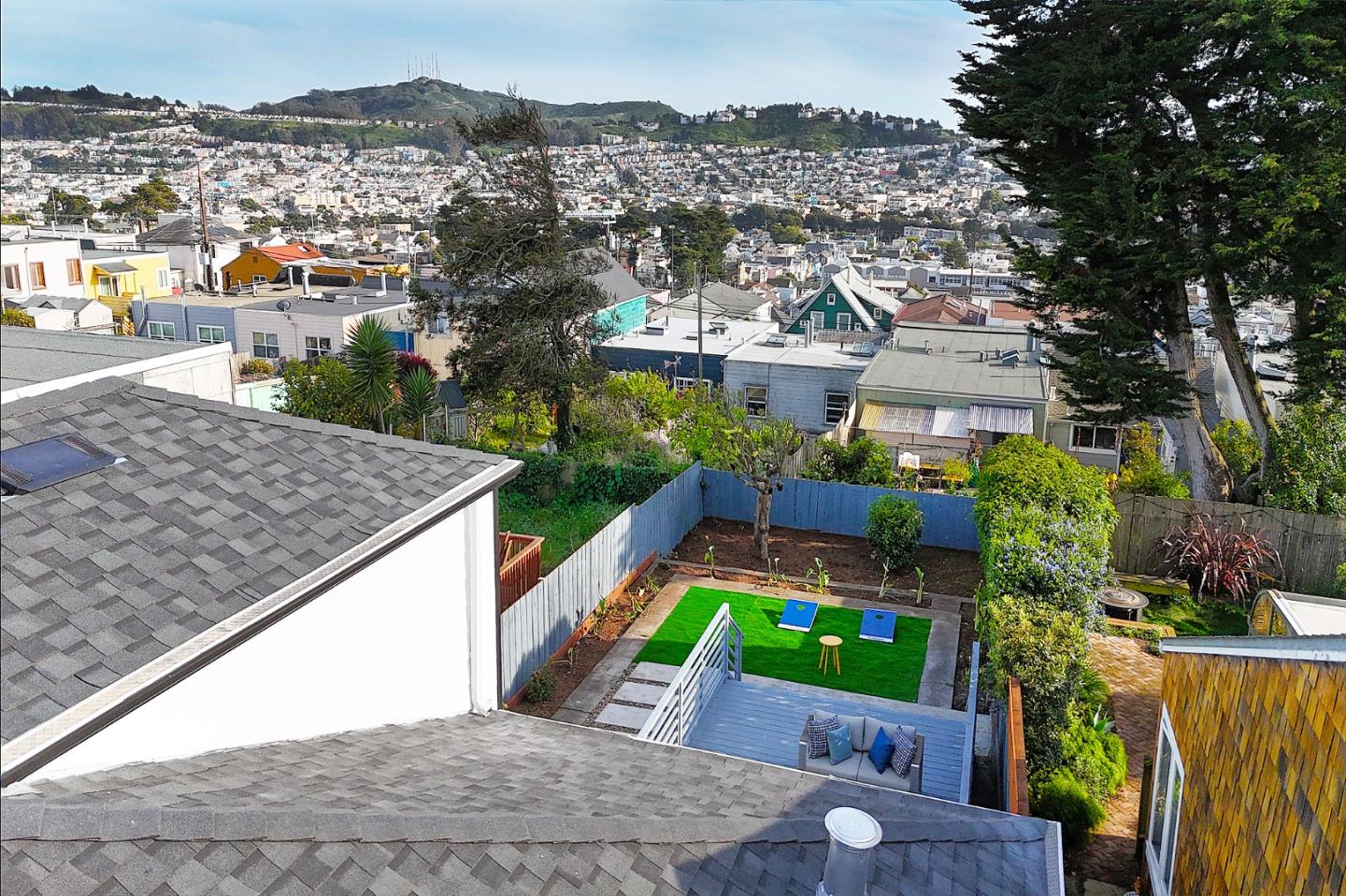 Detail Gallery Image 8 of 60 For 725 Lakeview Ave, San Francisco,  CA 94112 - 3 Beds | 2/1 Baths